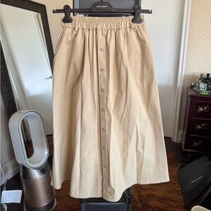 Elegant Button-Down Skirt